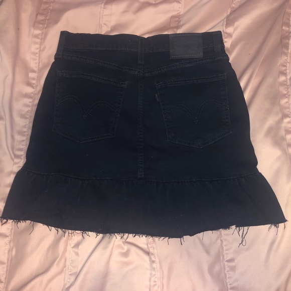 Levi Mile High Ruffle Skirt